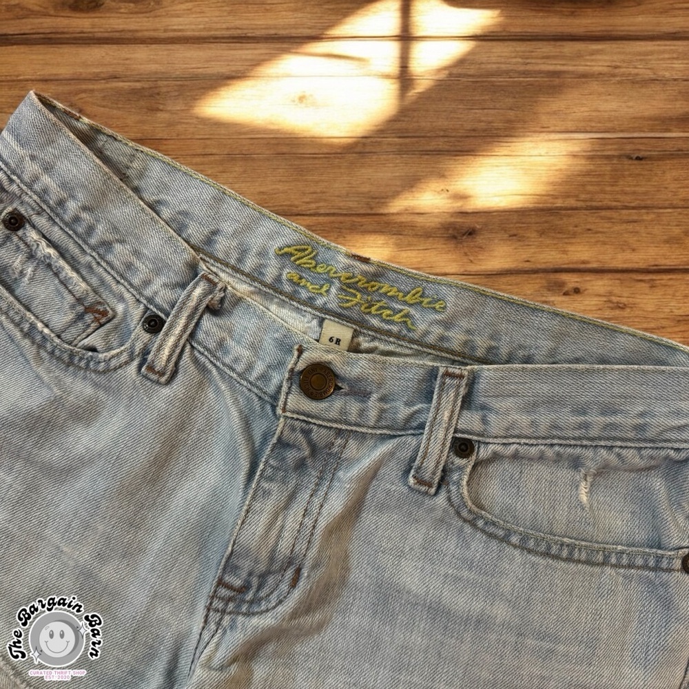Abercrombie & Fitch Madison Vintage Y2K 2000’s Low Rise Denim Shorts Light (6R) - Picture 2 of 6